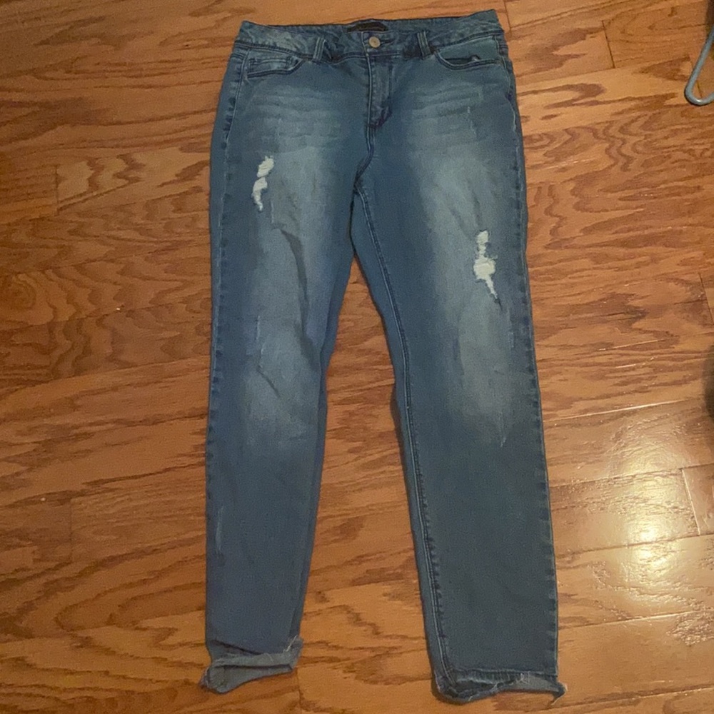 CRED NY Women’s Junior’s Mid Wash Jeans with Small Distressed 9